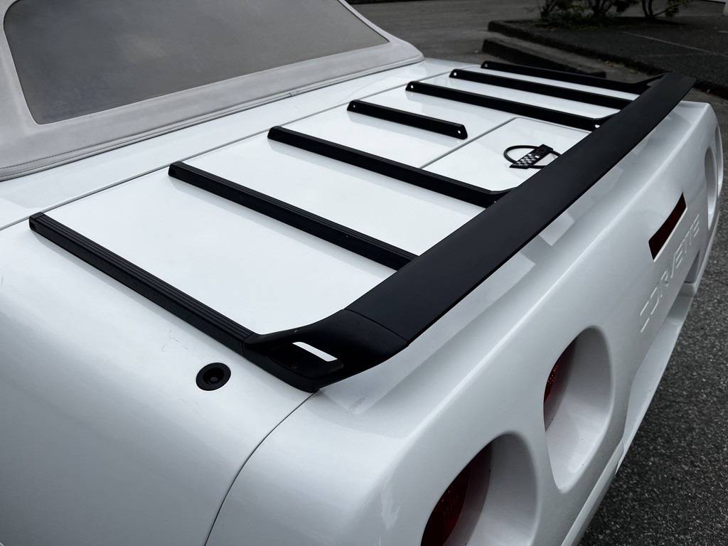 Chevrolet-corvette-convertible-1992-white-13