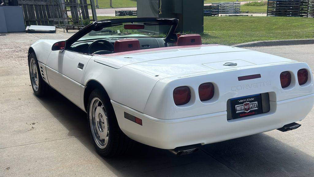 Chevrolet-corvette-convertible-1992-white-6