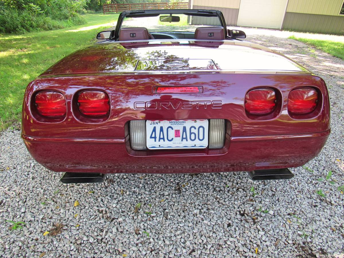 Chevrolet-corvette-convertible-1993-red-12