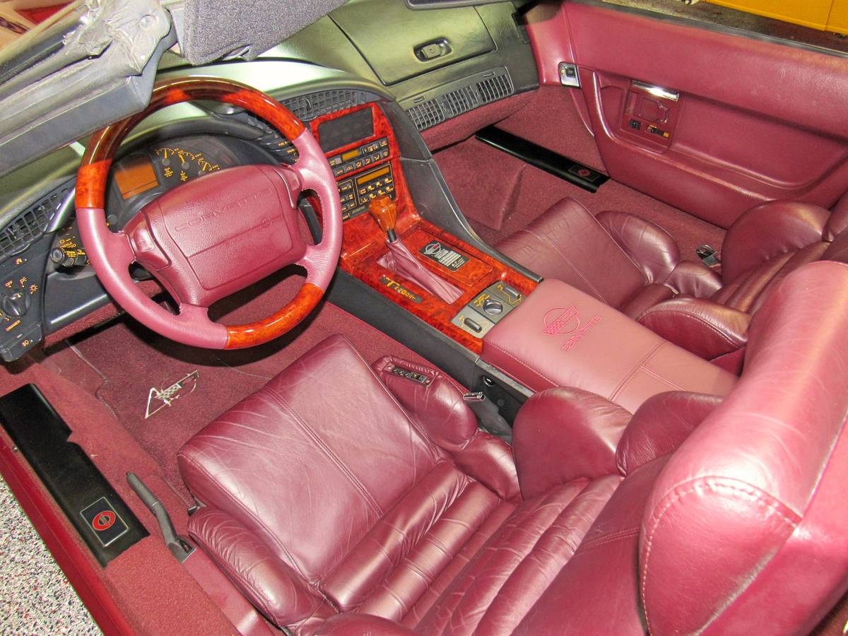 Chevrolet-corvette-convertible-1993-red-13