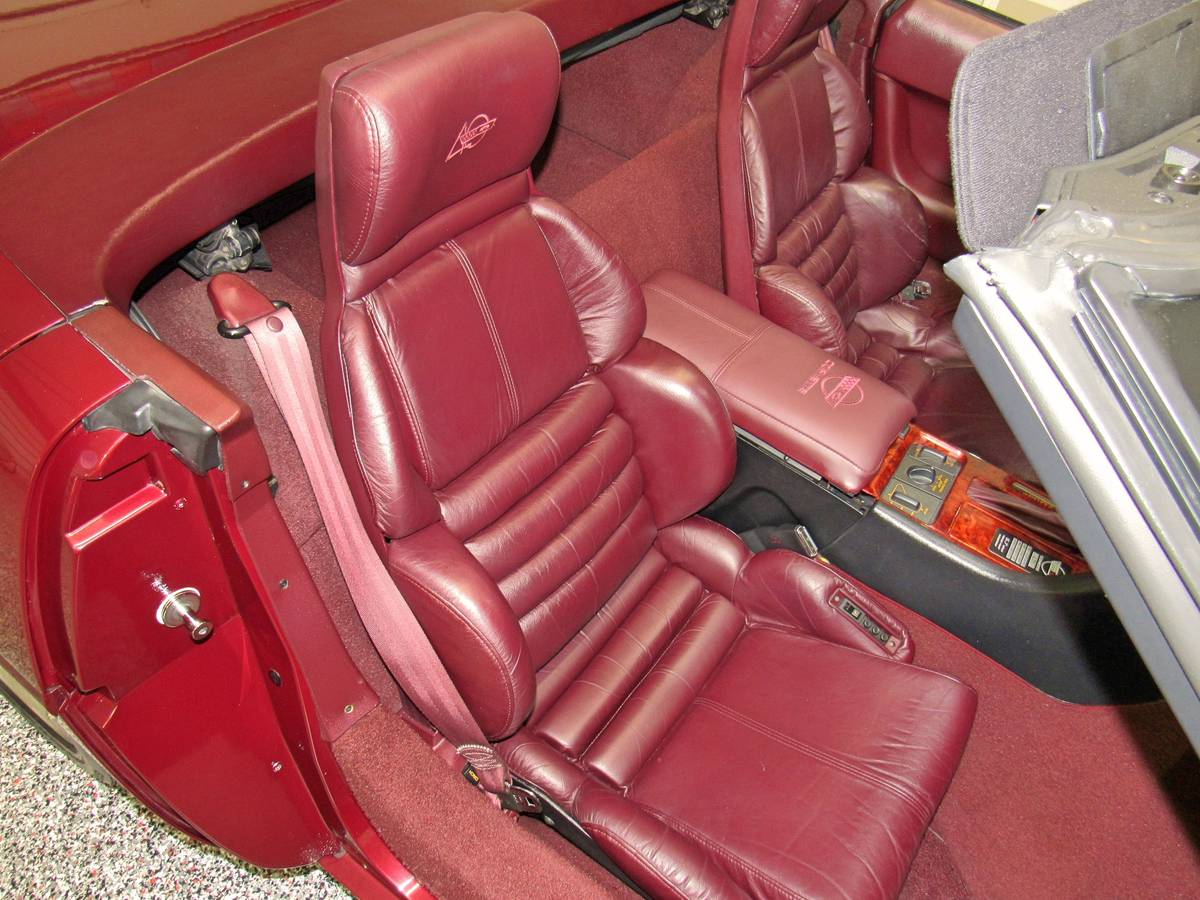 Chevrolet-corvette-convertible-1993-red-14