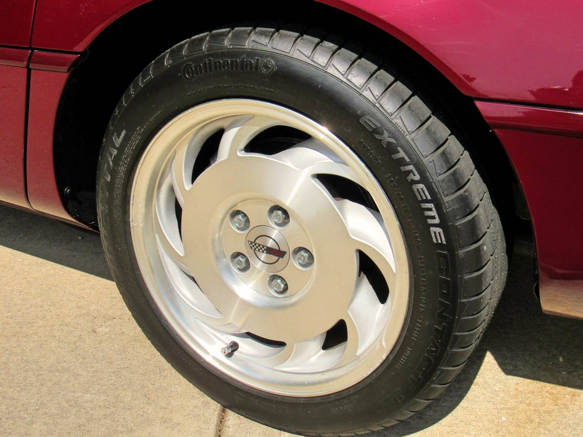 Chevrolet-corvette-convertible-1993-red-20