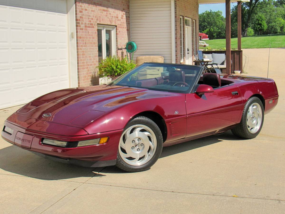 Chevrolet-corvette-convertible-1993-red