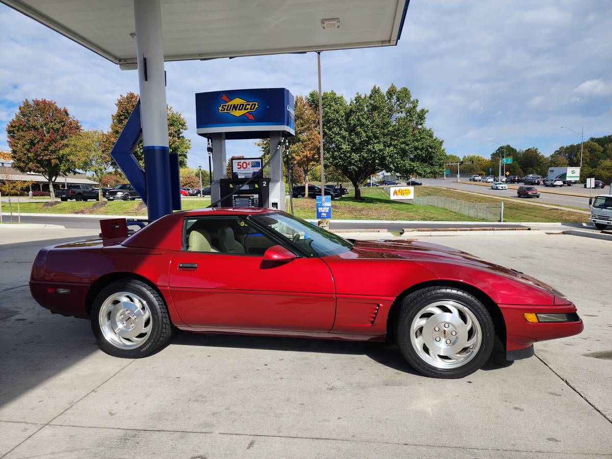 Chevrolet-corvette-convertible-1995-18