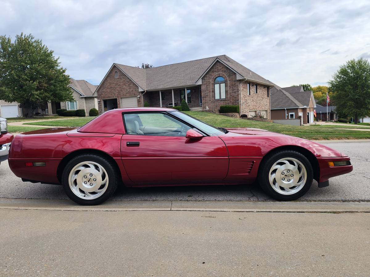 Chevrolet-corvette-convertible-1995-21