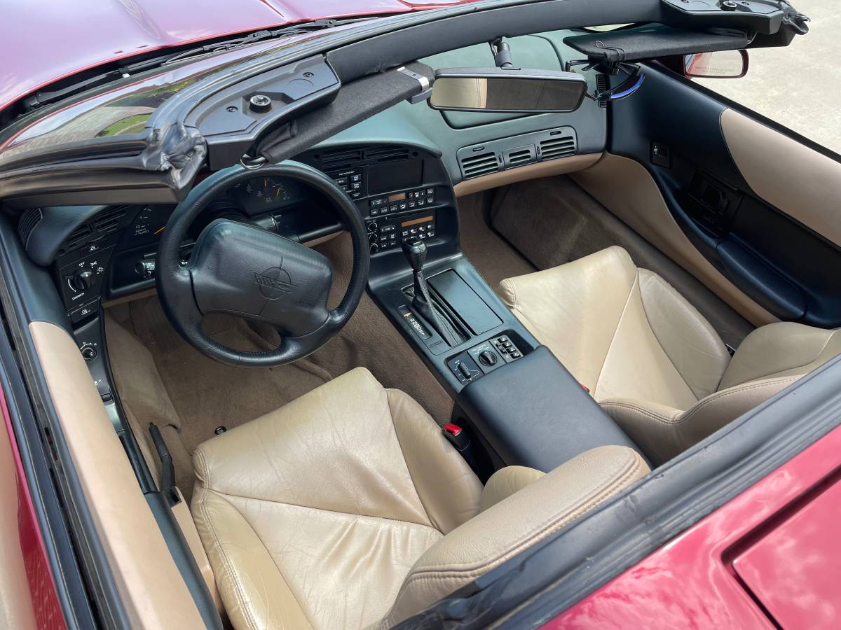 Chevrolet-corvette-corvette-amp-convertible-1995-purple-1