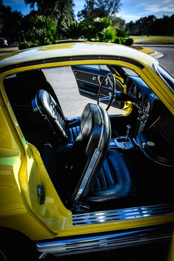 Chevrolet-corvette-coupe-1966-yellow-17