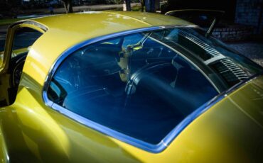 Chevrolet-corvette-coupe-1966-yellow-18