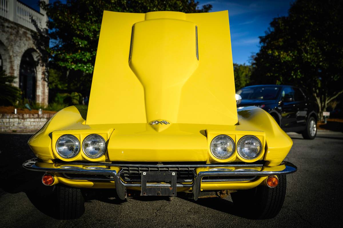 Chevrolet-corvette-coupe-1966-yellow-19