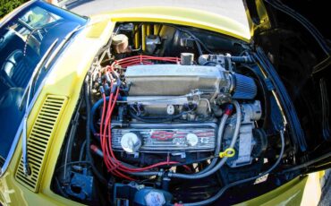Chevrolet-corvette-coupe-1966-yellow-20