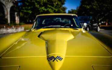 Chevrolet-corvette-coupe-1966-yellow-4