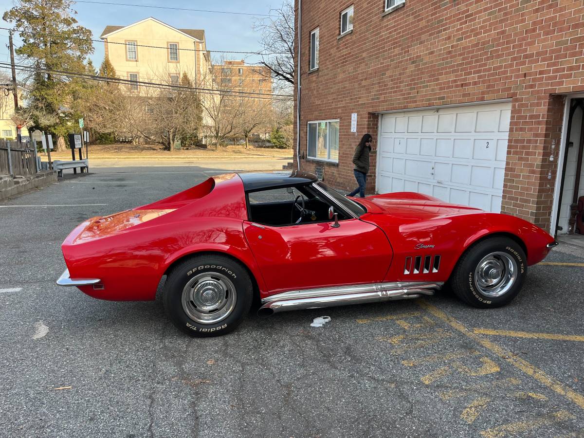 Chevrolet-corvette-coupe-1969-red-2