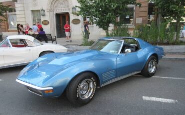 Chevrolet-corvette-coupe-1971-blue-1