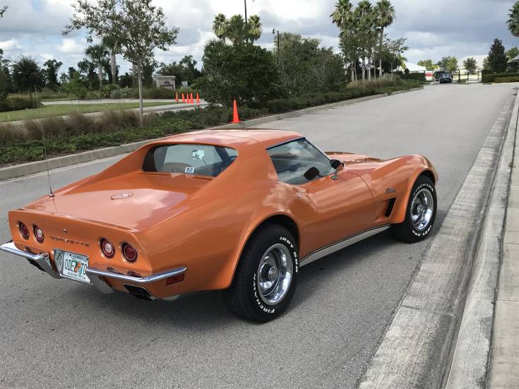 Chevrolet-corvette-coupe-1973-orange-1