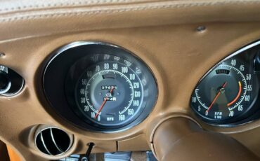 Chevrolet-corvette-coupe-1973-orange-11