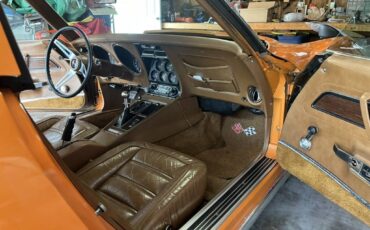 Chevrolet-corvette-coupe-1973-orange-13