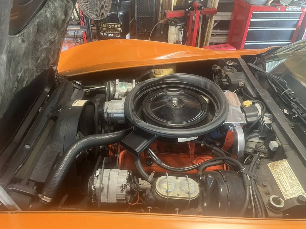 Chevrolet-corvette-coupe-1973-orange-16