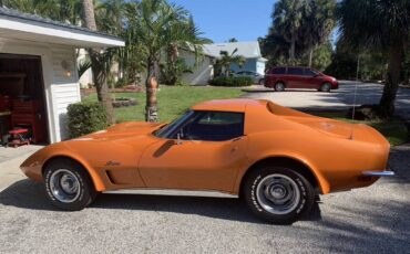 Chevrolet-corvette-coupe-1973-orange-17