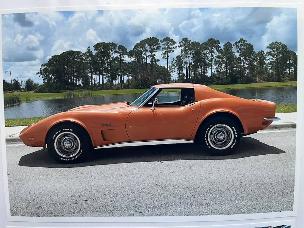 Chevrolet-corvette-coupe-1973-orange