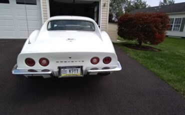 Chevrolet-corvette-coupe-1973-white-3