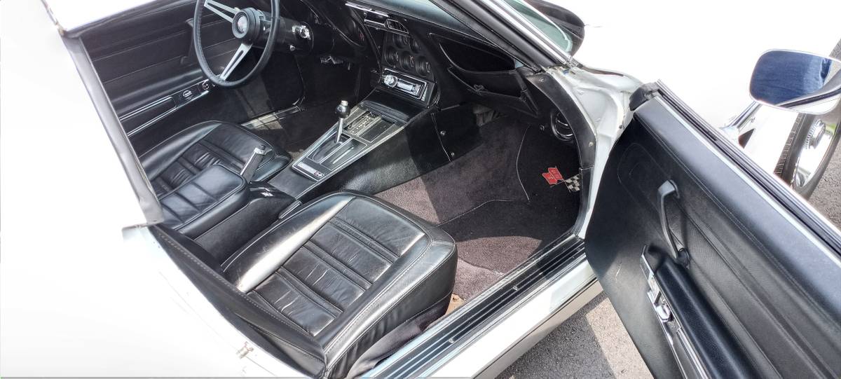 Chevrolet-corvette-coupe-1973-white-5