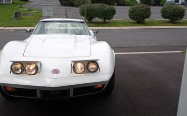 Chevrolet-corvette-coupe-1973-white-6