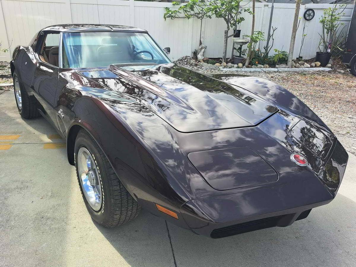 Chevrolet-corvette-coupe-1974-3
