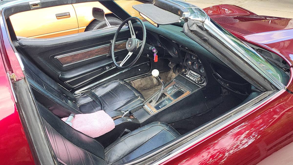 Chevrolet-corvette-coupe-1975-custom-10