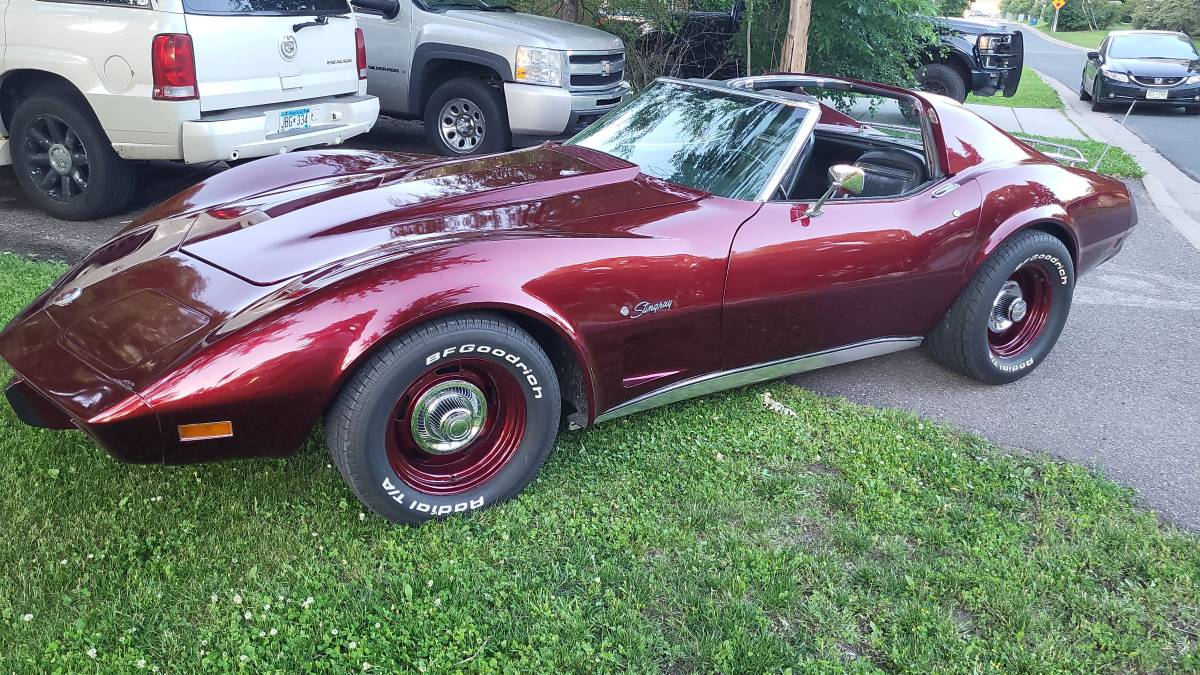 Chevrolet-corvette-coupe-1975-custom-14