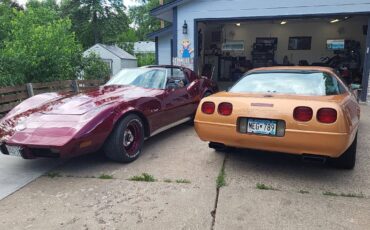 Chevrolet-corvette-coupe-1975-custom-17