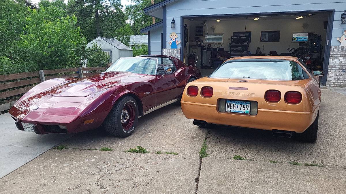 Chevrolet-corvette-coupe-1975-custom-17