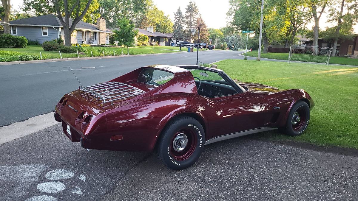 Chevrolet-corvette-coupe-1975-custom-18