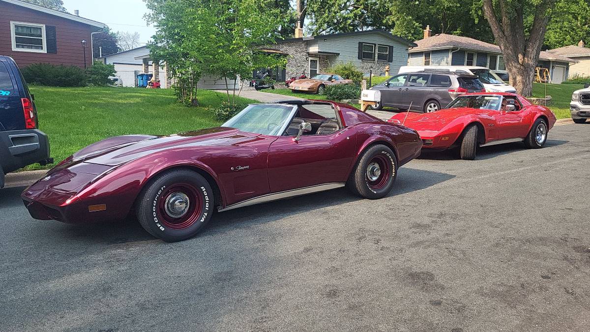 Chevrolet-corvette-coupe-1975-custom-19