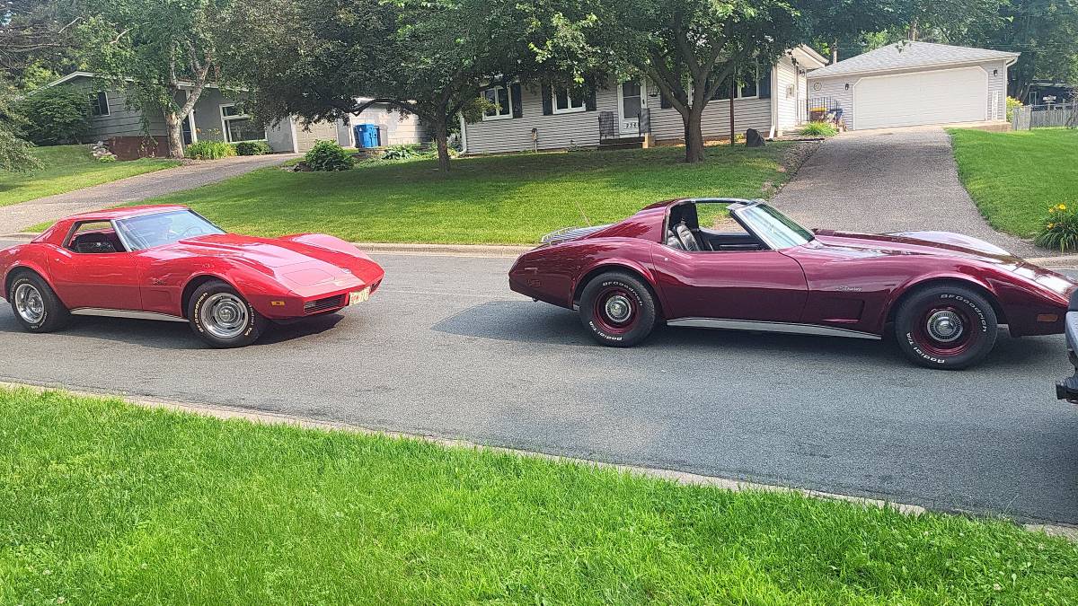 Chevrolet-corvette-coupe-1975-custom-20