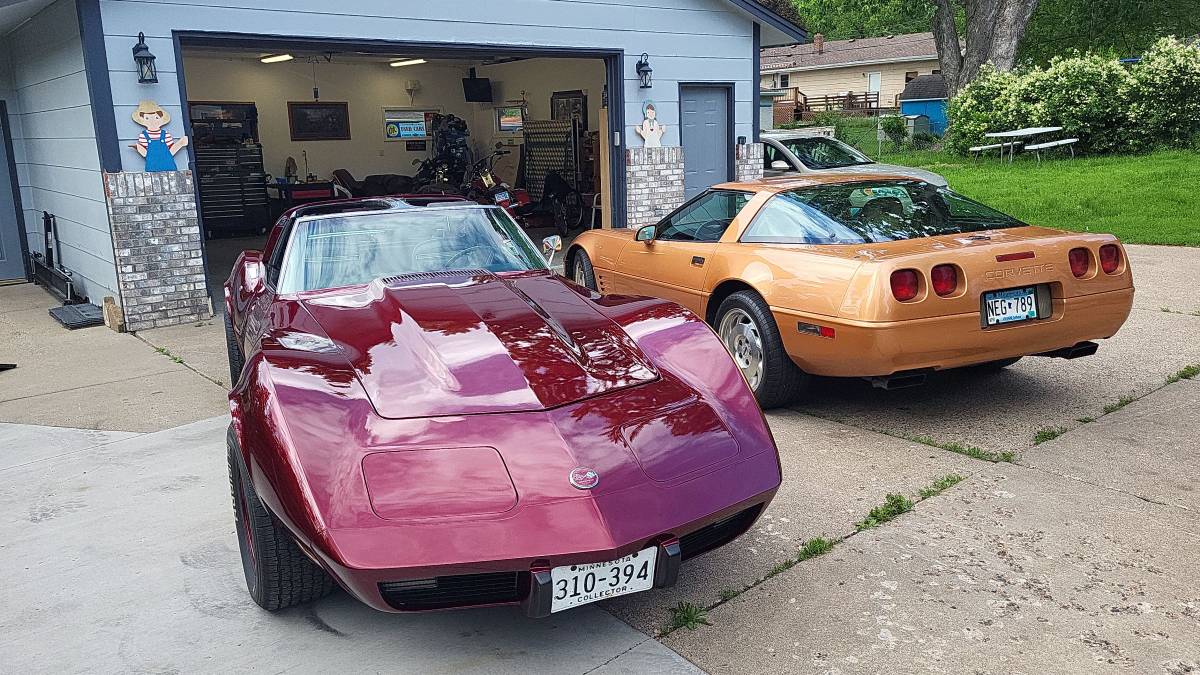 Chevrolet-corvette-coupe-1975-custom-21