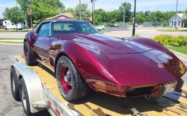 Chevrolet-corvette-coupe-1975-custom