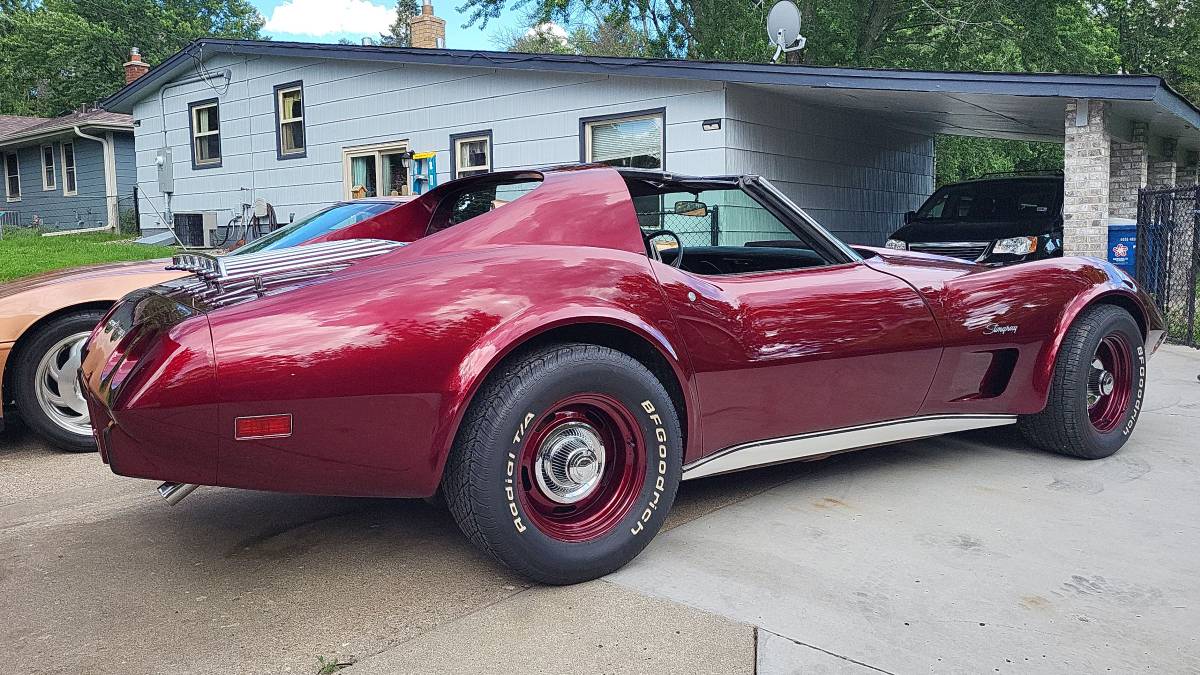 Chevrolet-corvette-coupe-1975-custom-7