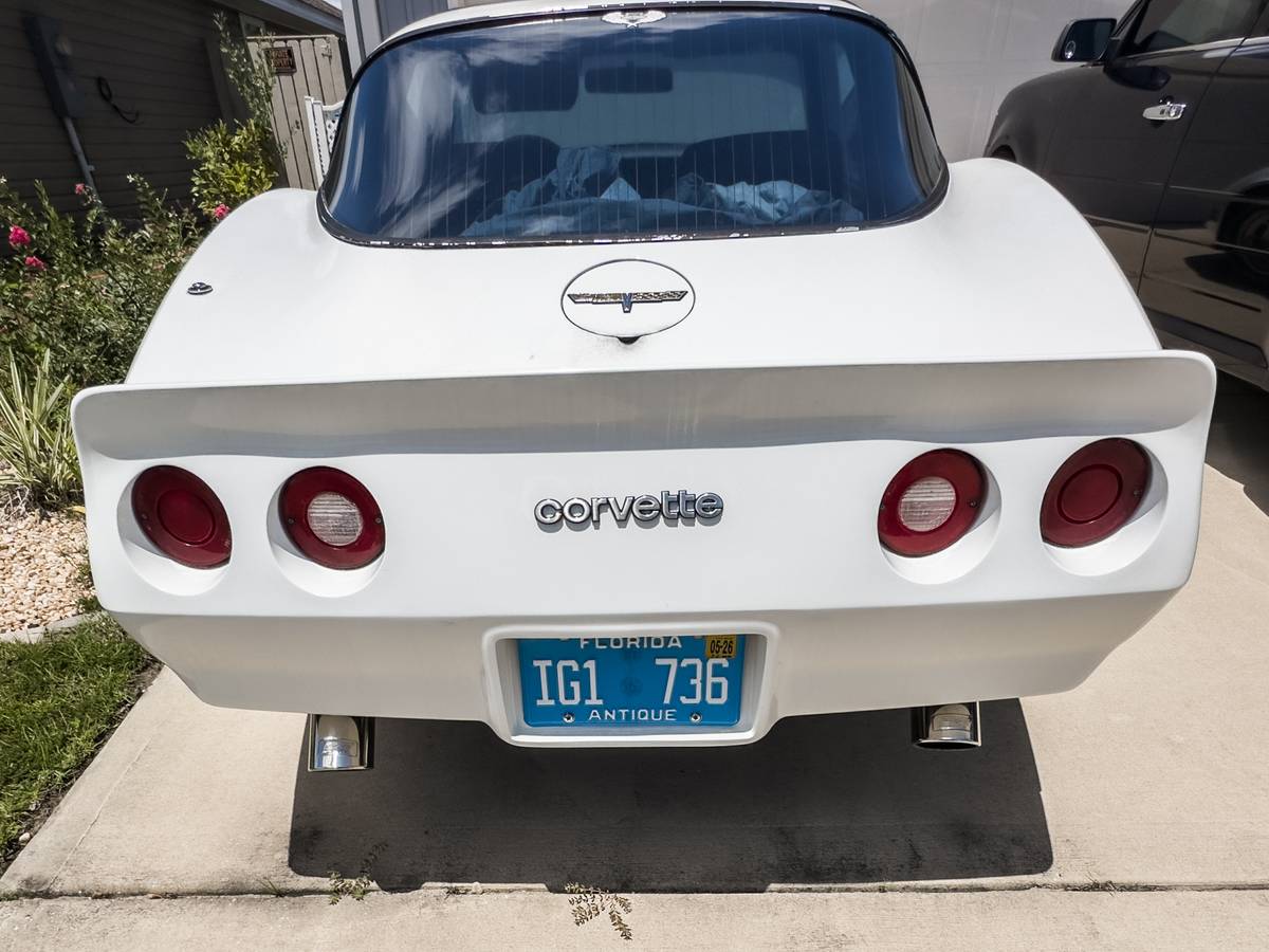Chevrolet-corvette-coupe-1980-19