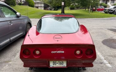 Chevrolet-corvette-coupe-1981-red