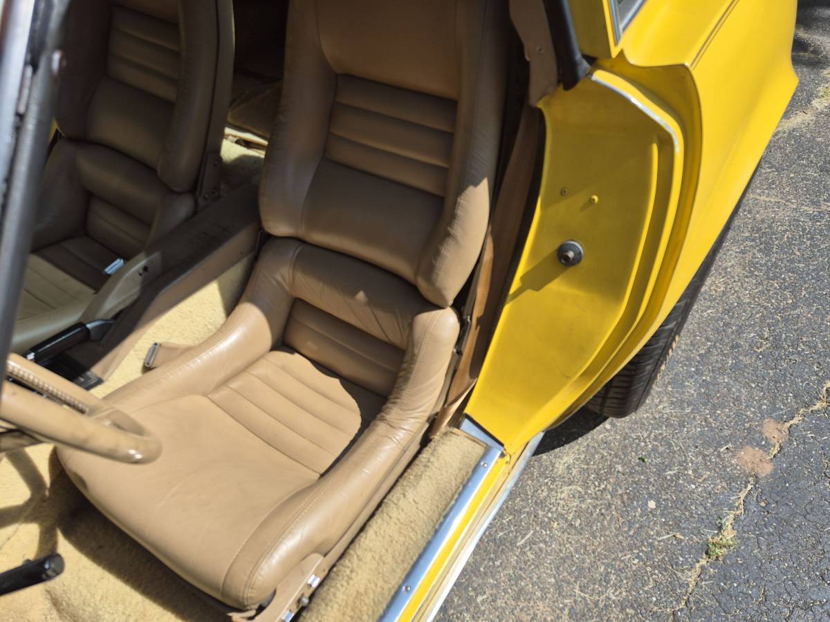 Chevrolet-corvette-coupe-1981-yellow-3