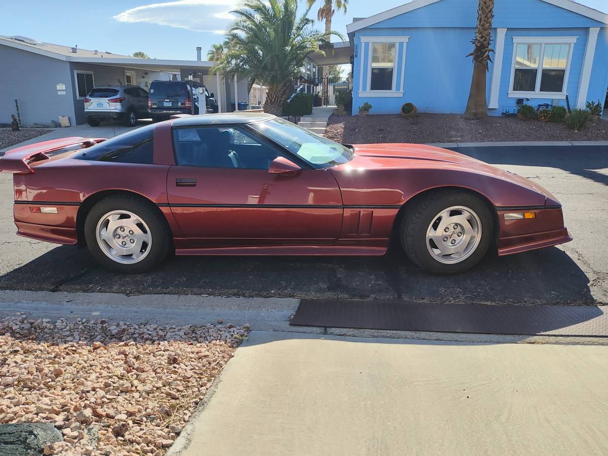 Chevrolet-corvette-coupe-1988-red-3