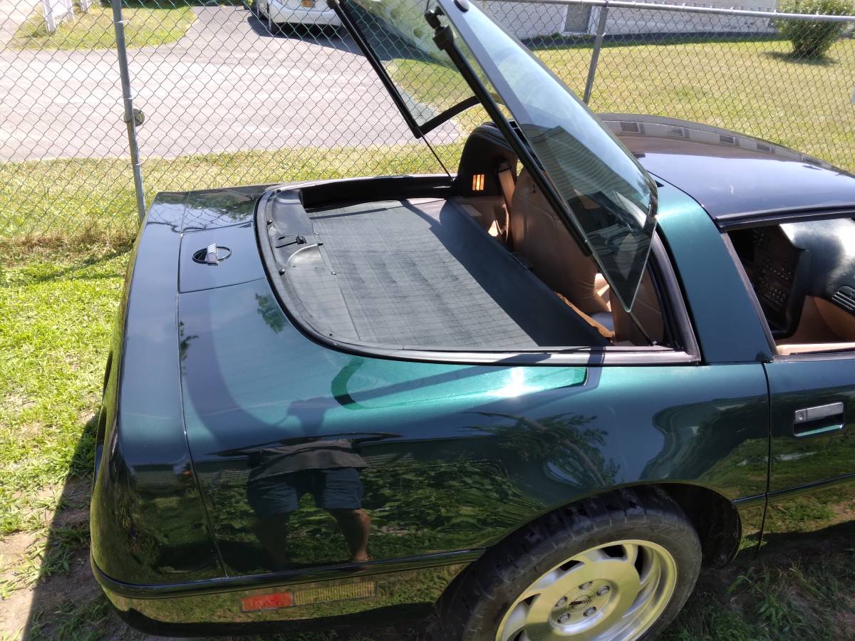 Chevrolet-corvette-coupe-1995-green