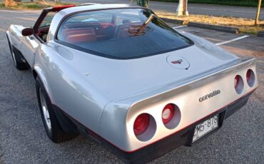Chevrolet-corvette-diesel-1982-1