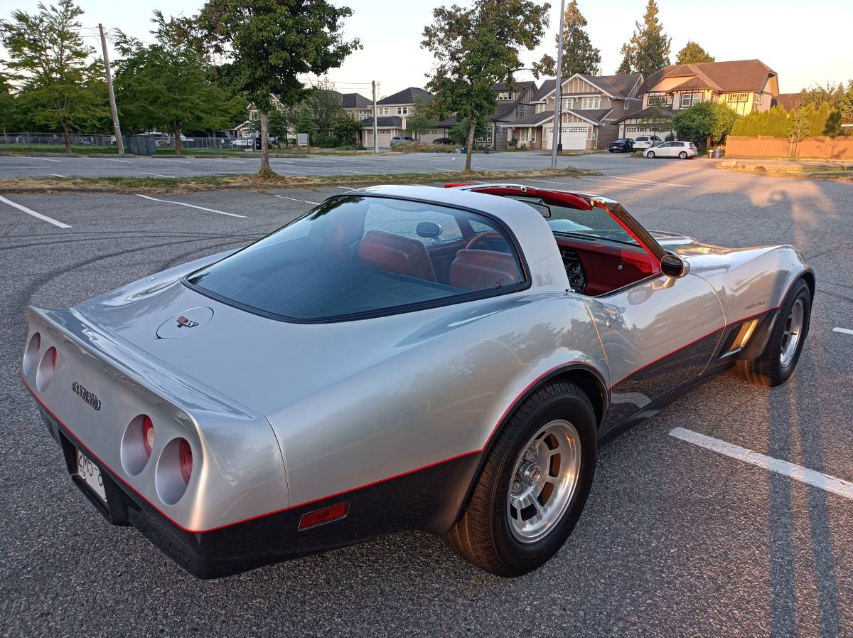 Chevrolet-corvette-diesel-1982-2