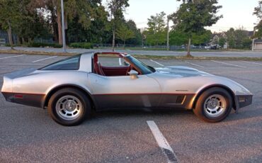 Chevrolet-corvette-diesel-1982-3