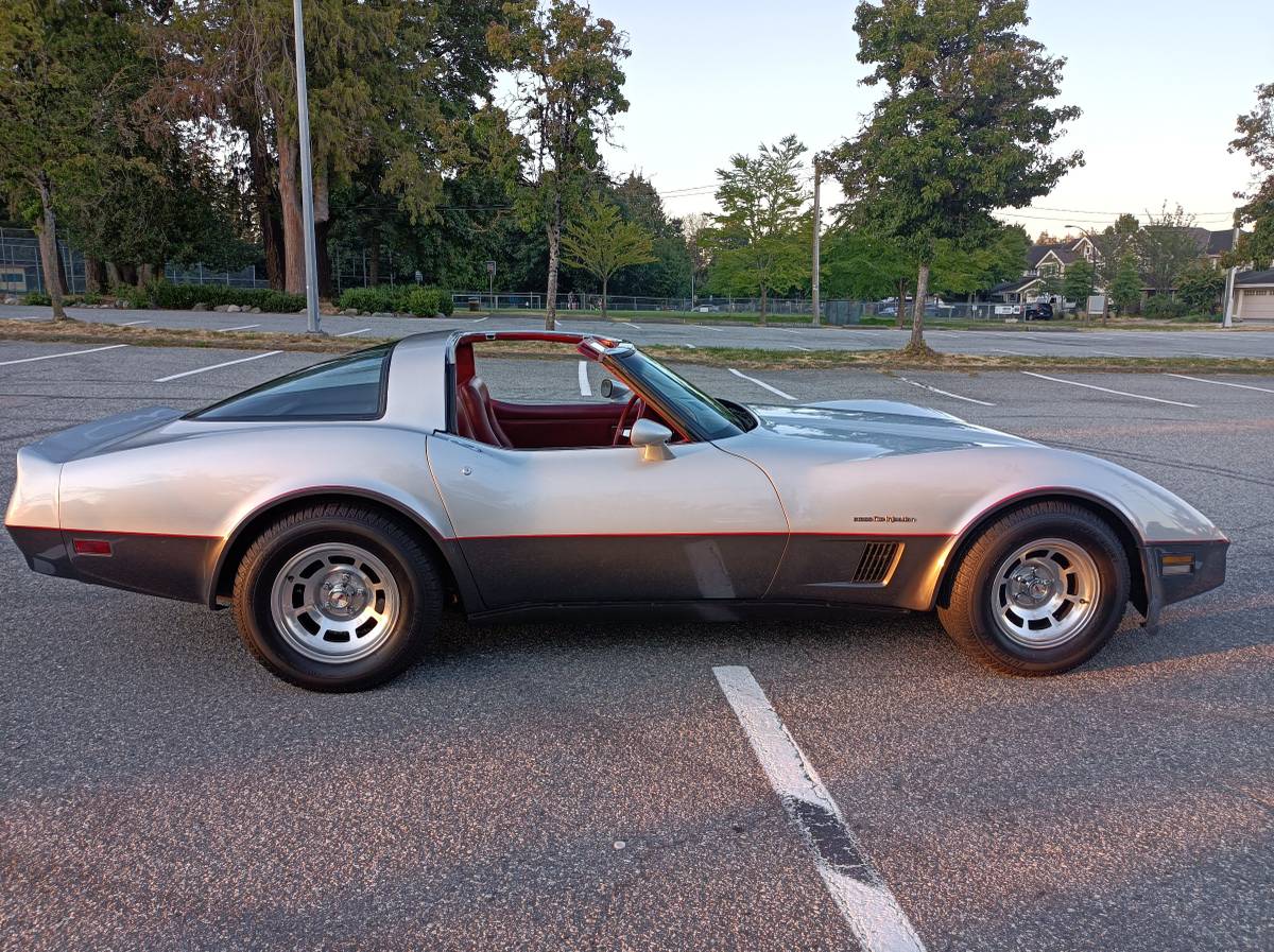 Chevrolet-corvette-diesel-1982-3