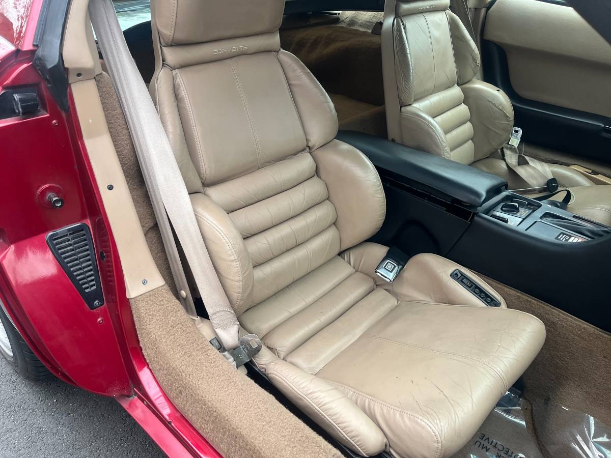 Chevrolet-corvette-lt1-300hp-1992-red-17