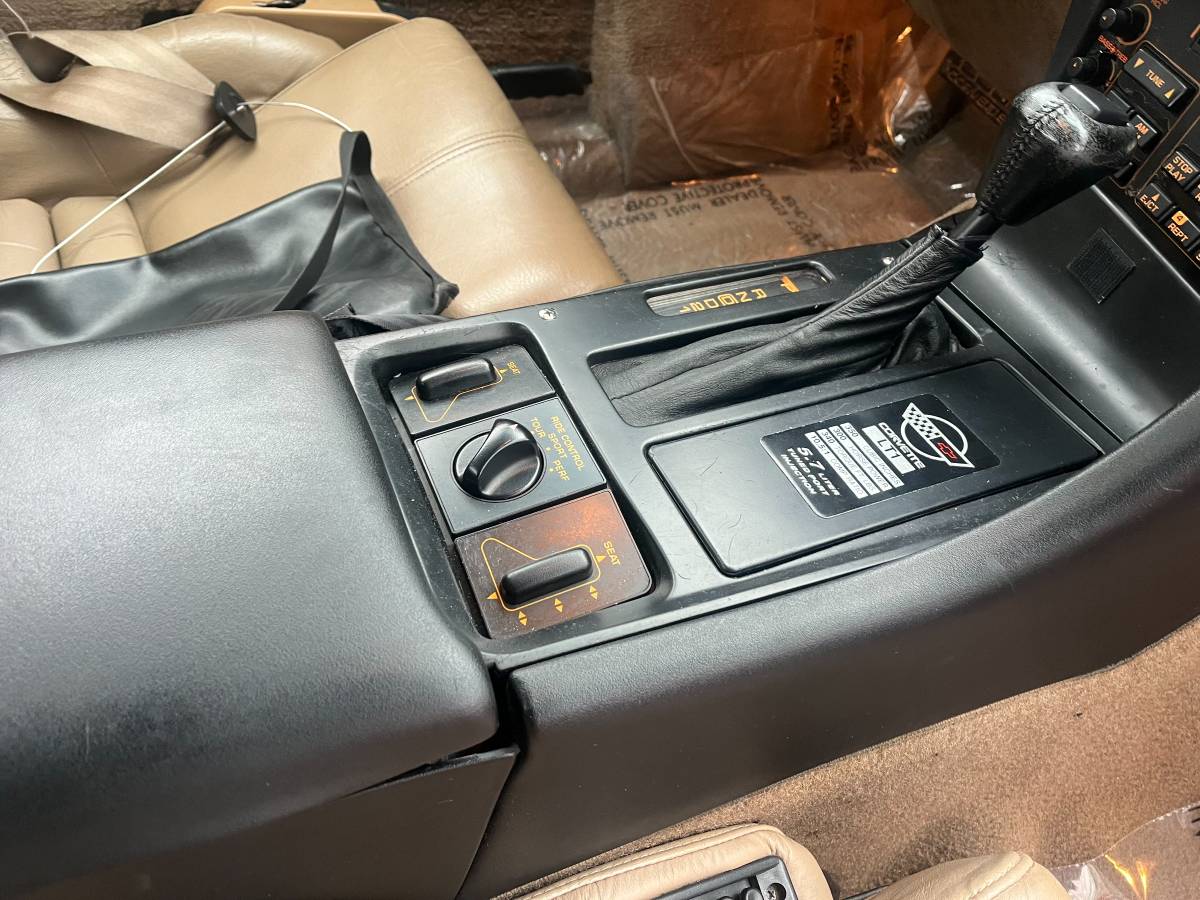 Chevrolet-corvette-lt1-300hp-1992-red-18