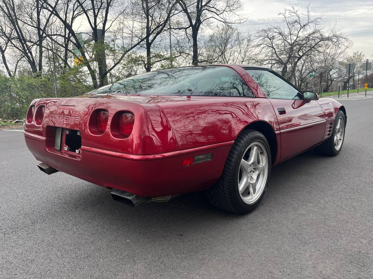 Chevrolet-corvette-lt1-300hp-1992-red-3