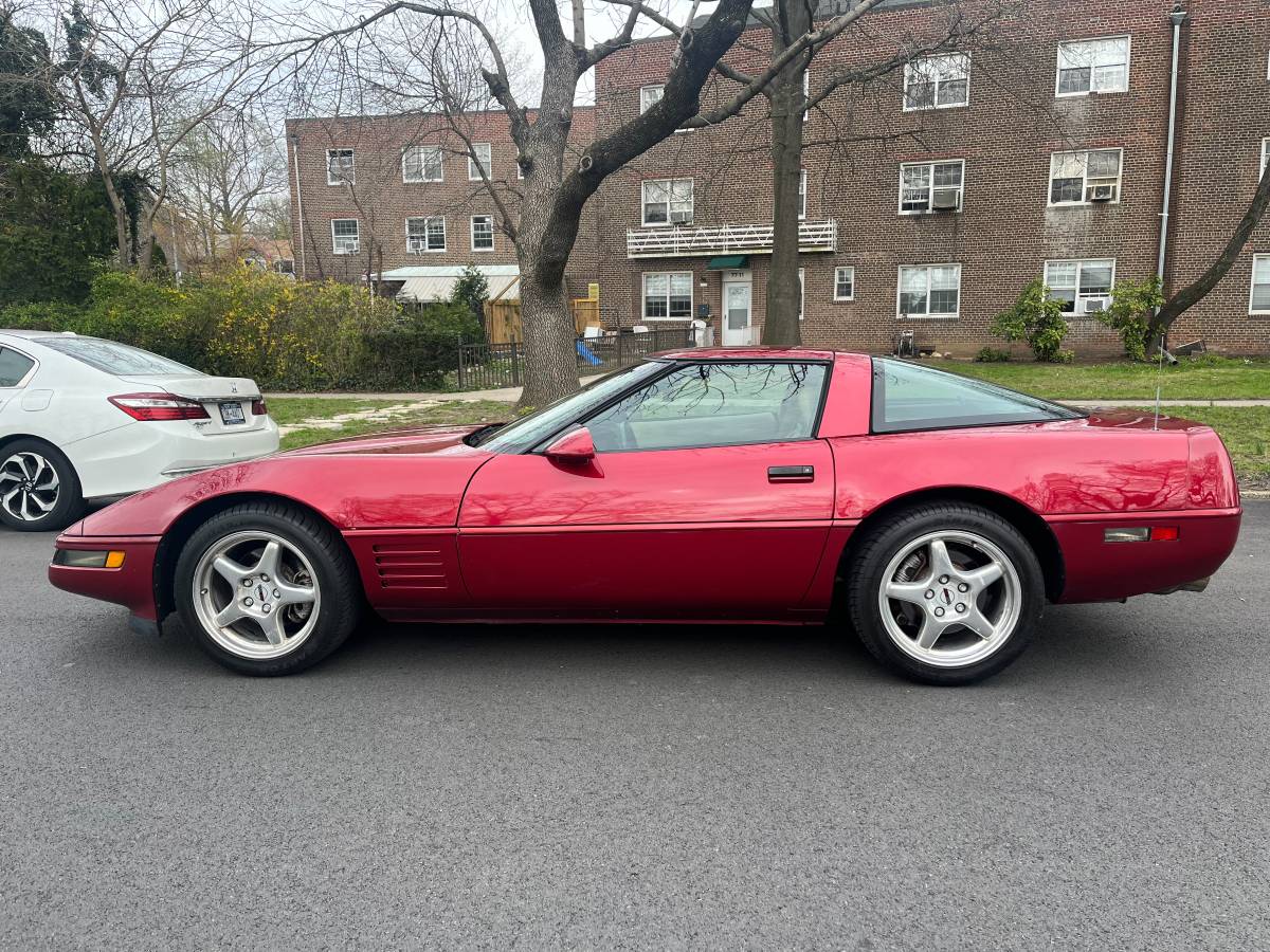 Chevrolet-corvette-lt1-300hp-1992-red-8